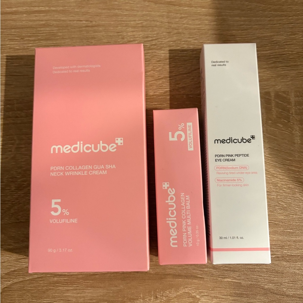 Medicube PDRN Pink Peptide Eye Cream - Pink